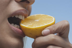 Gaano karaming mga lemon ang maaari kong kainin bawat araw