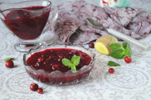 Ang sarsa ng Cranberry Meat