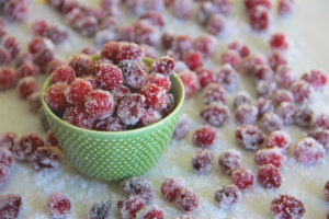 Paano gumawa ng mga cranberry sa asukal