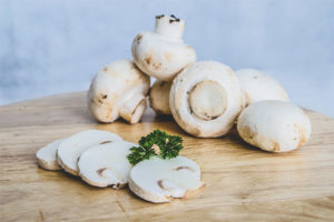 Posible bang kumain ng mga hilaw na champignon