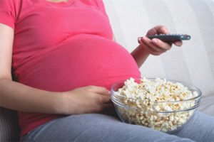Maaari bang kumain ng mga popcorn ang mga buntis na kababaihan